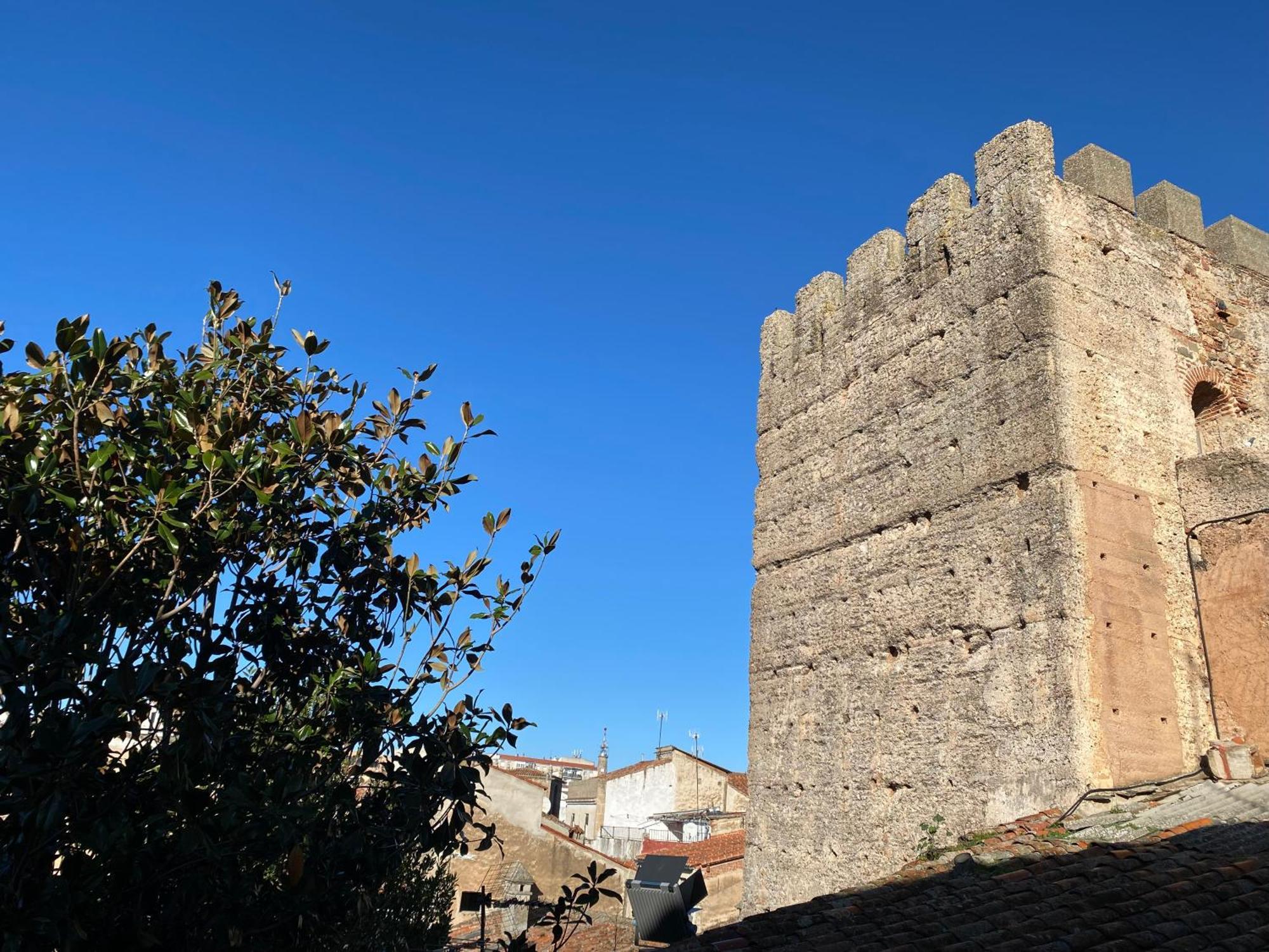 El Escondite De La Muralla Касерес Экстерьер фото